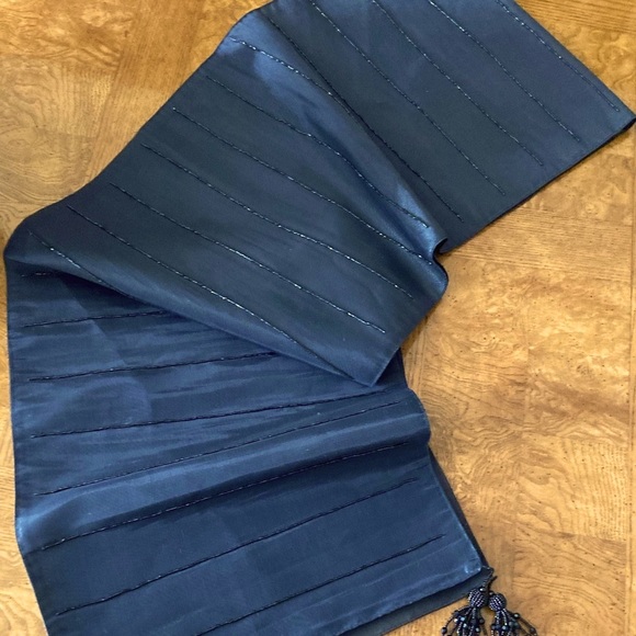 Table Runner - Black with Bugle Beads & Beaded Tassels - Picture 4 of 7